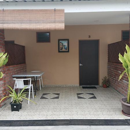 Oyo Home 90348 Inspire Rooms Pantai Cenang  Exterior photo