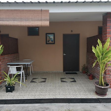 Oyo Home 90348 Inspire Rooms Pantai Cenang  Exterior photo