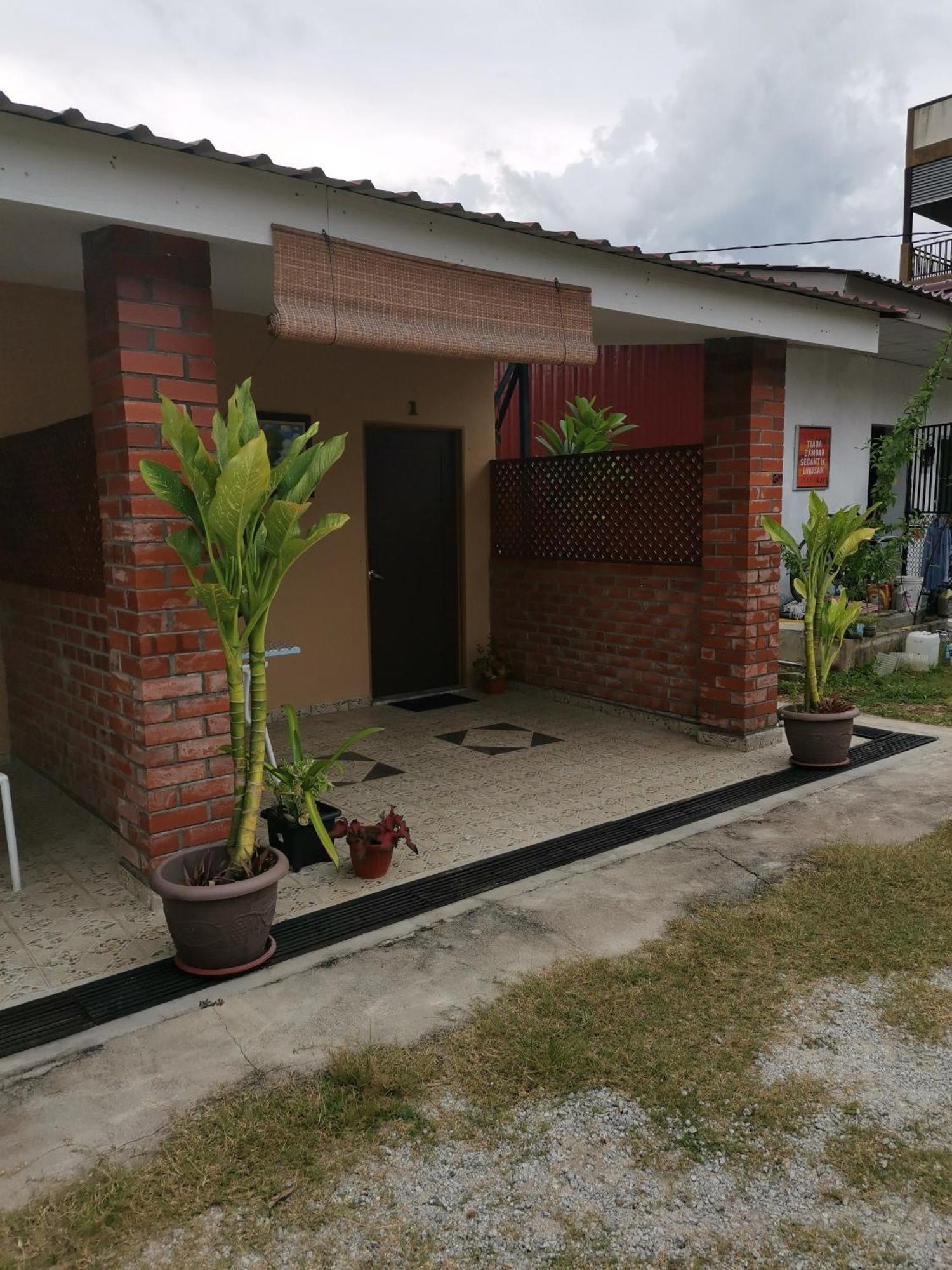 Oyo Home 90348 Inspire Rooms Pantai Cenang  Exterior photo