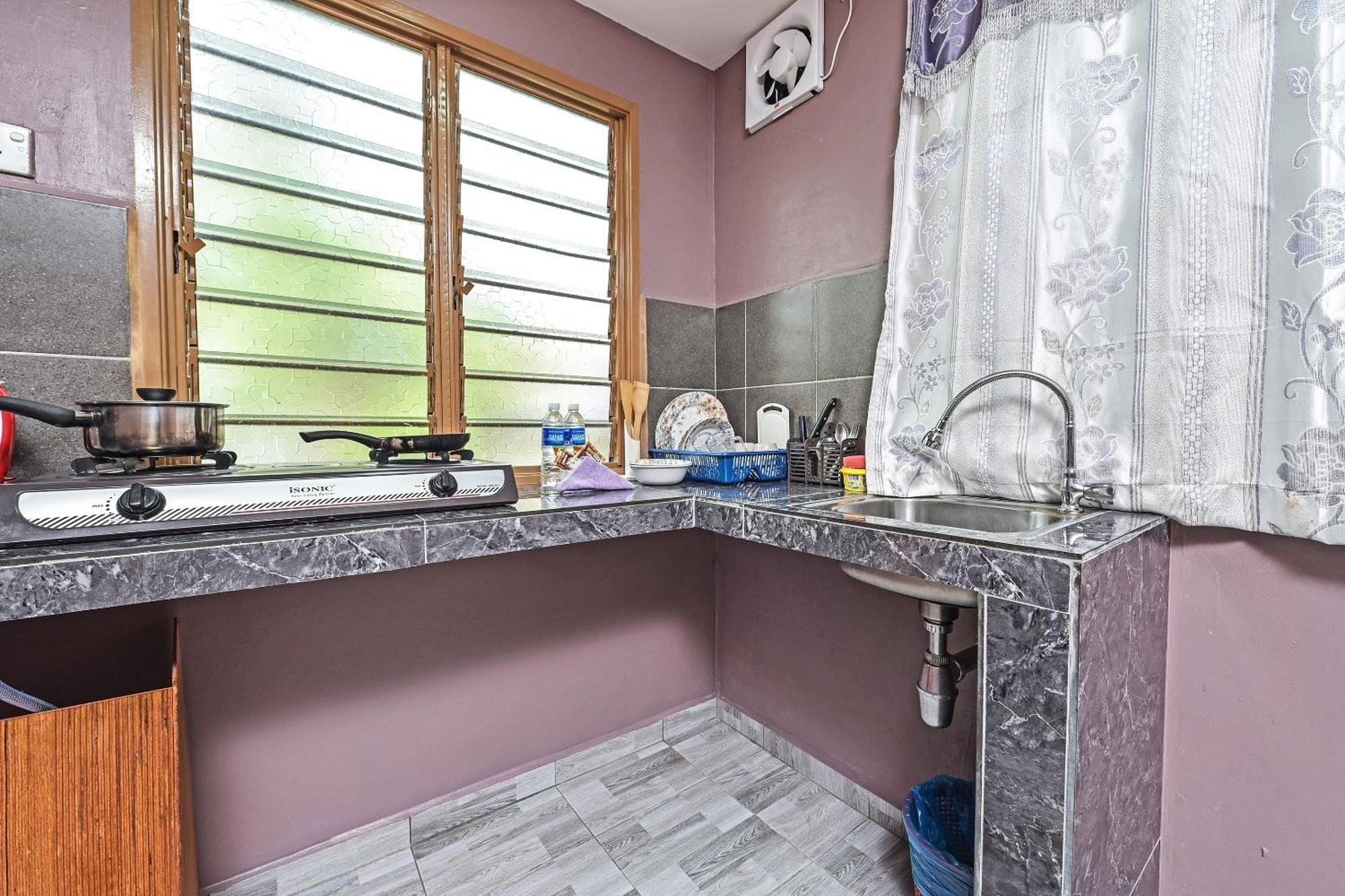 Oyo Home 90348 Inspire Rooms Pantai Cenang  Exterior photo