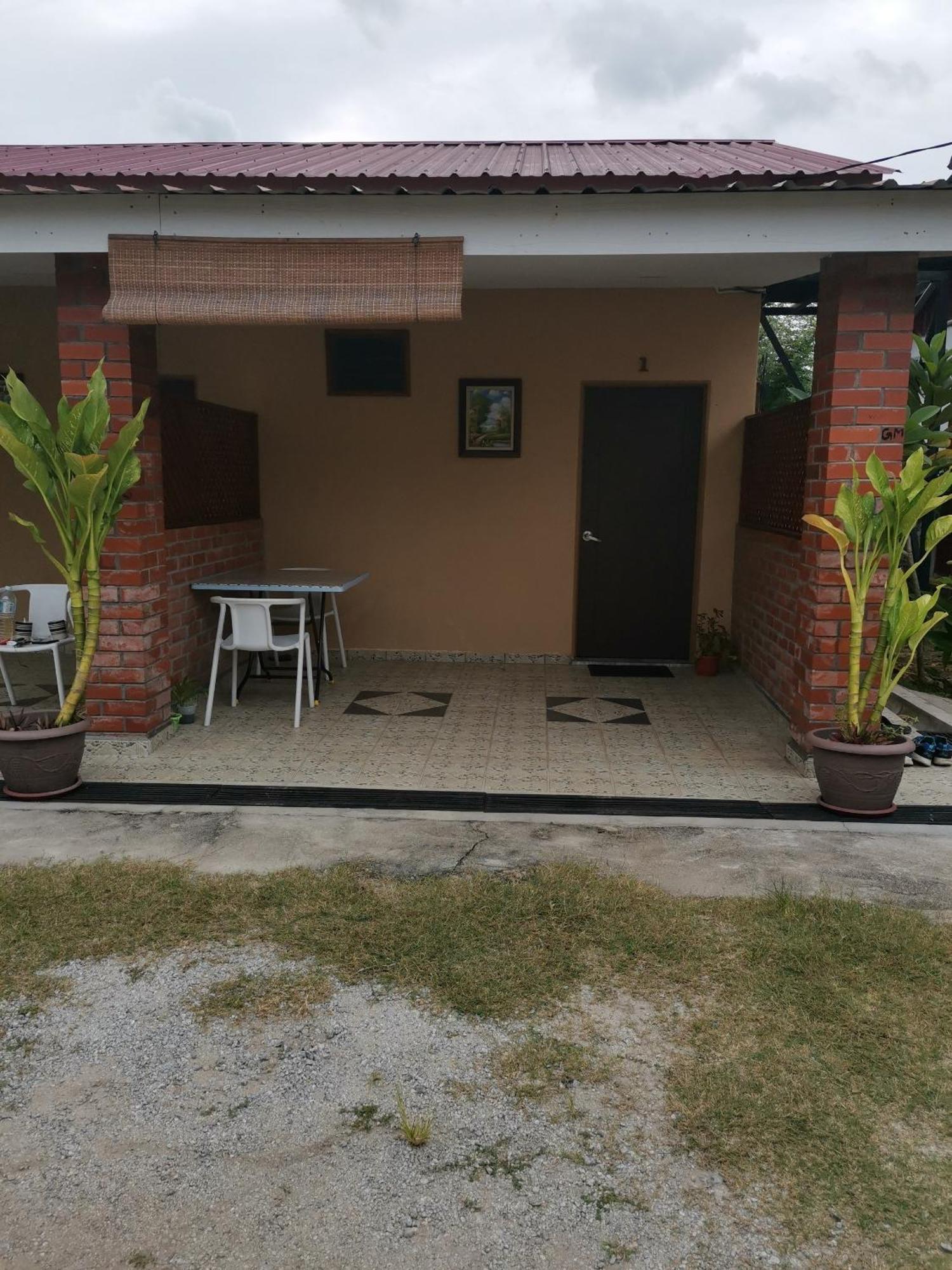 Oyo Home 90348 Inspire Rooms Pantai Cenang  Exterior photo
