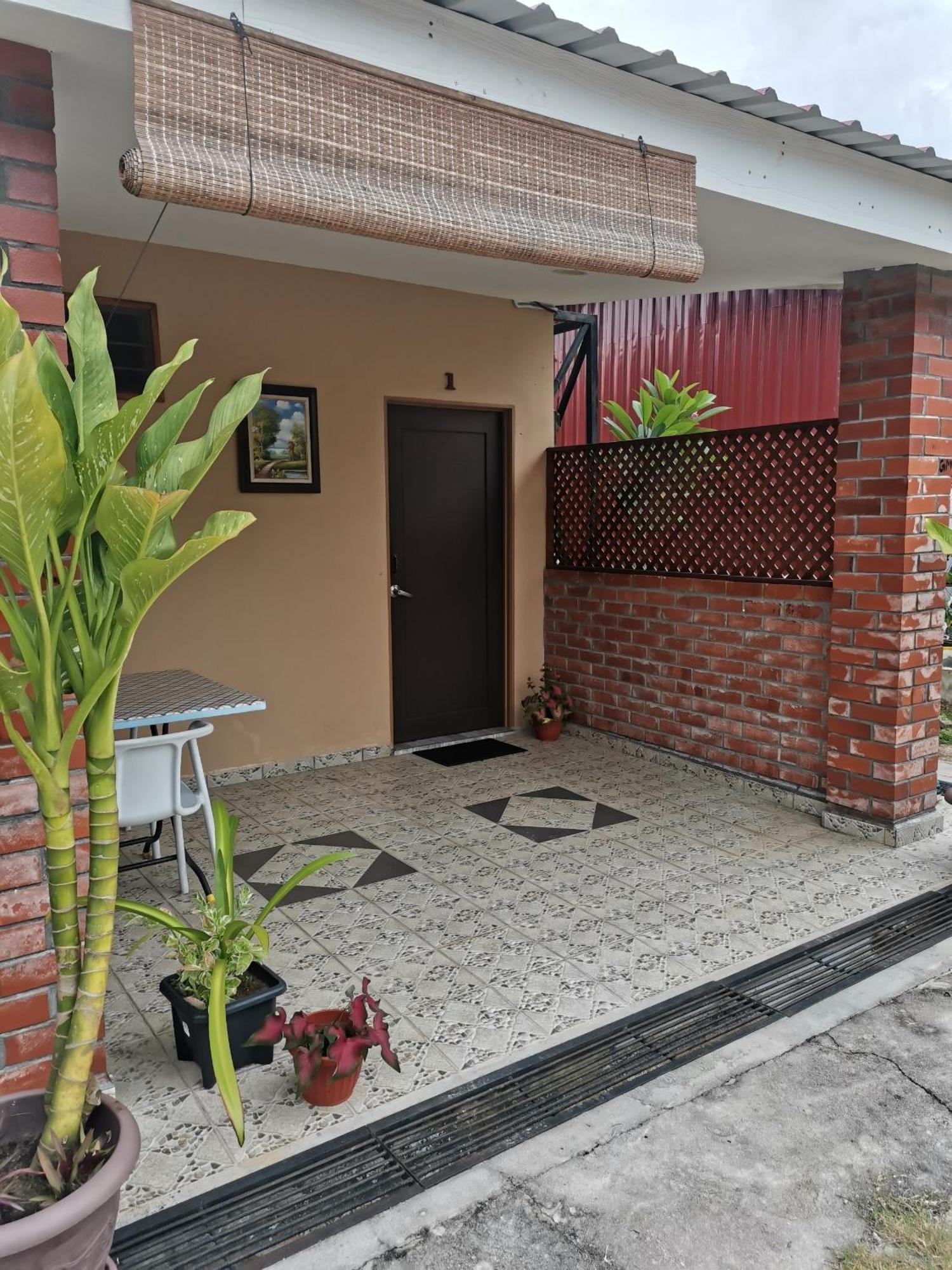 Oyo Home 90348 Inspire Rooms Pantai Cenang  Exterior photo