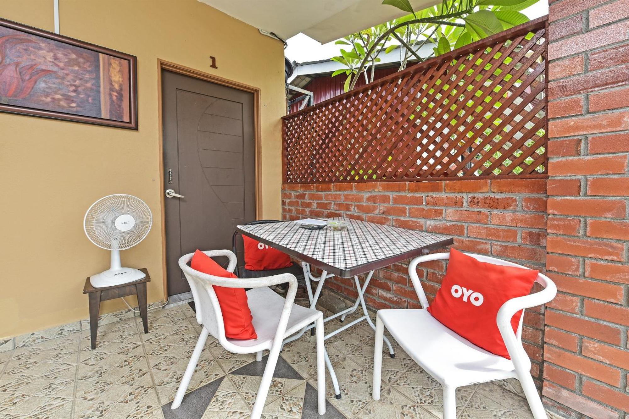 Oyo Home 90348 Inspire Rooms Pantai Cenang  Exterior photo