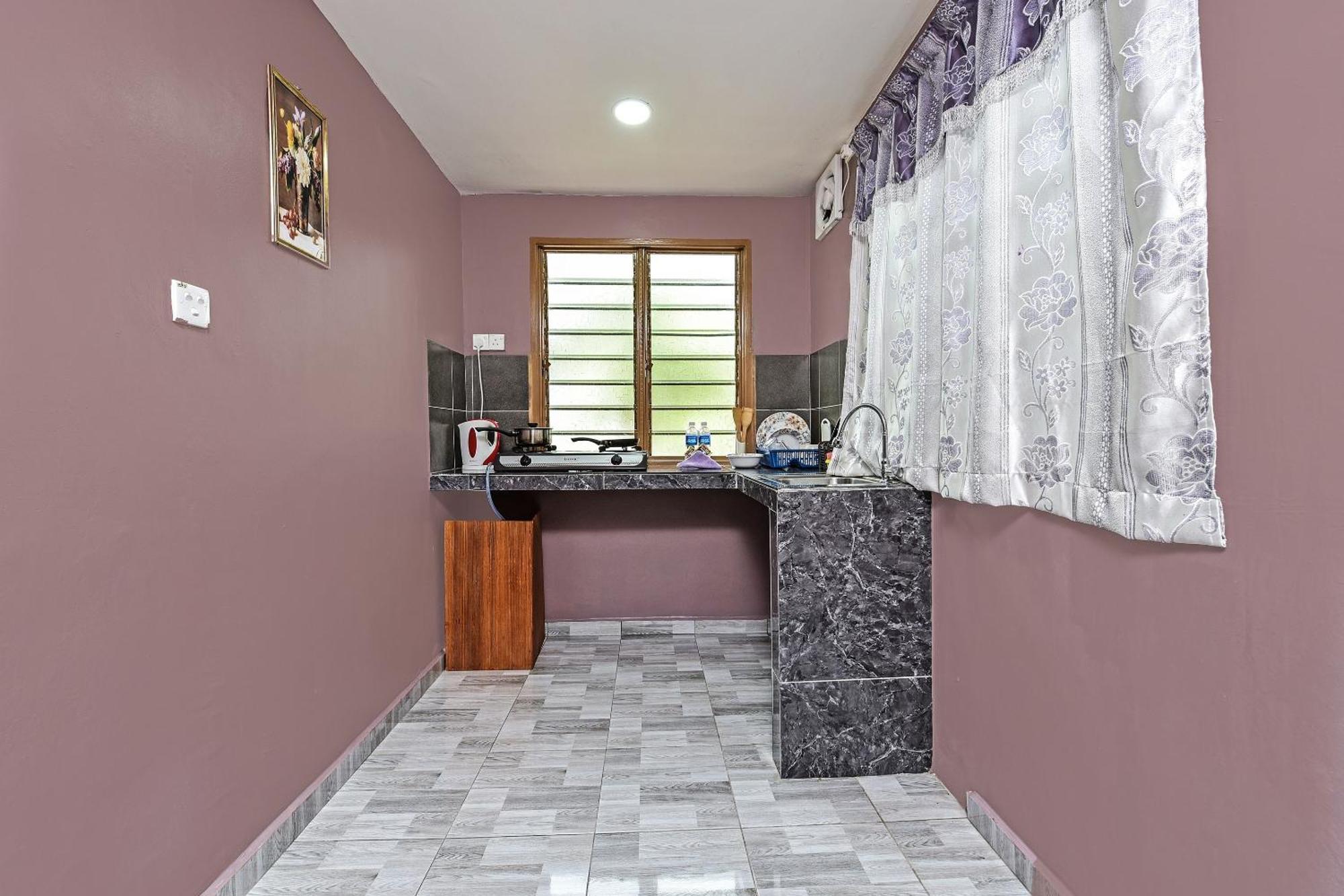 Oyo Home 90348 Inspire Rooms Pantai Cenang  Exterior photo