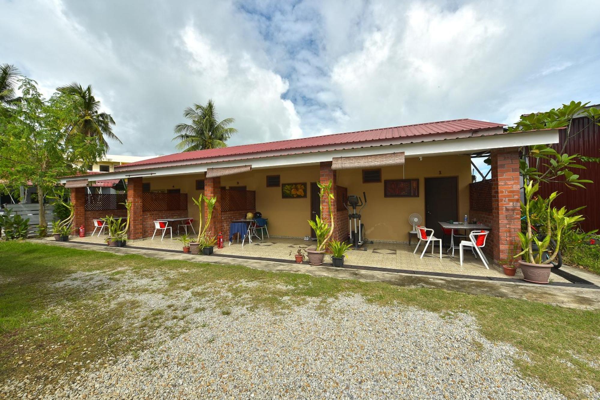 Oyo Home 90348 Inspire Rooms Pantai Cenang  Exterior photo