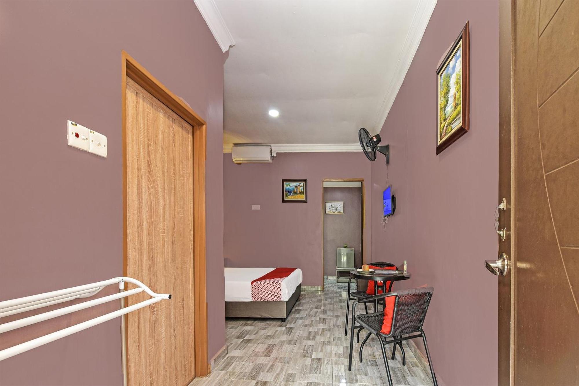 Oyo Home 90348 Inspire Rooms Pantai Cenang  Exterior photo