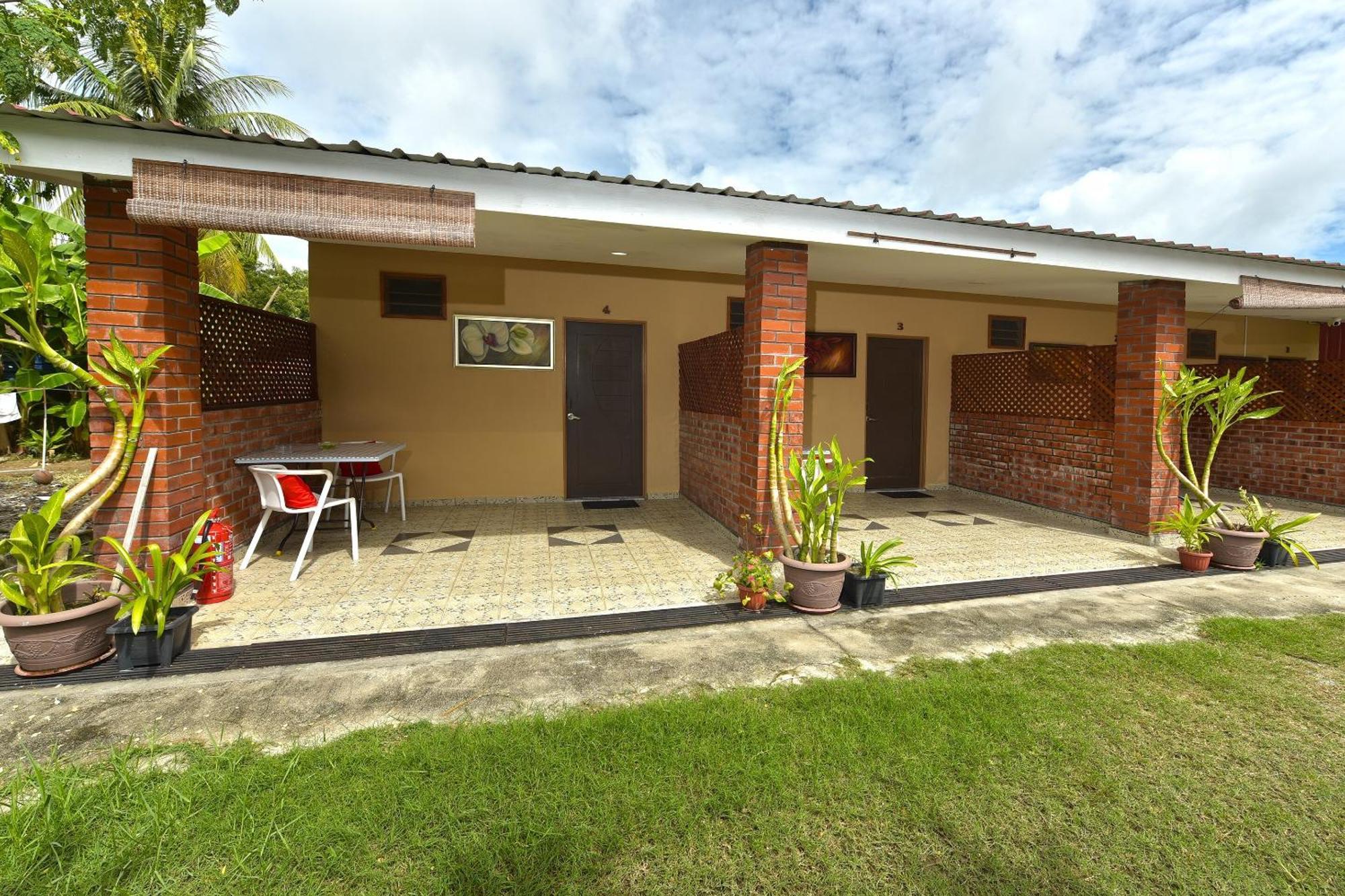 Oyo Home 90348 Inspire Rooms Pantai Cenang  Exterior photo