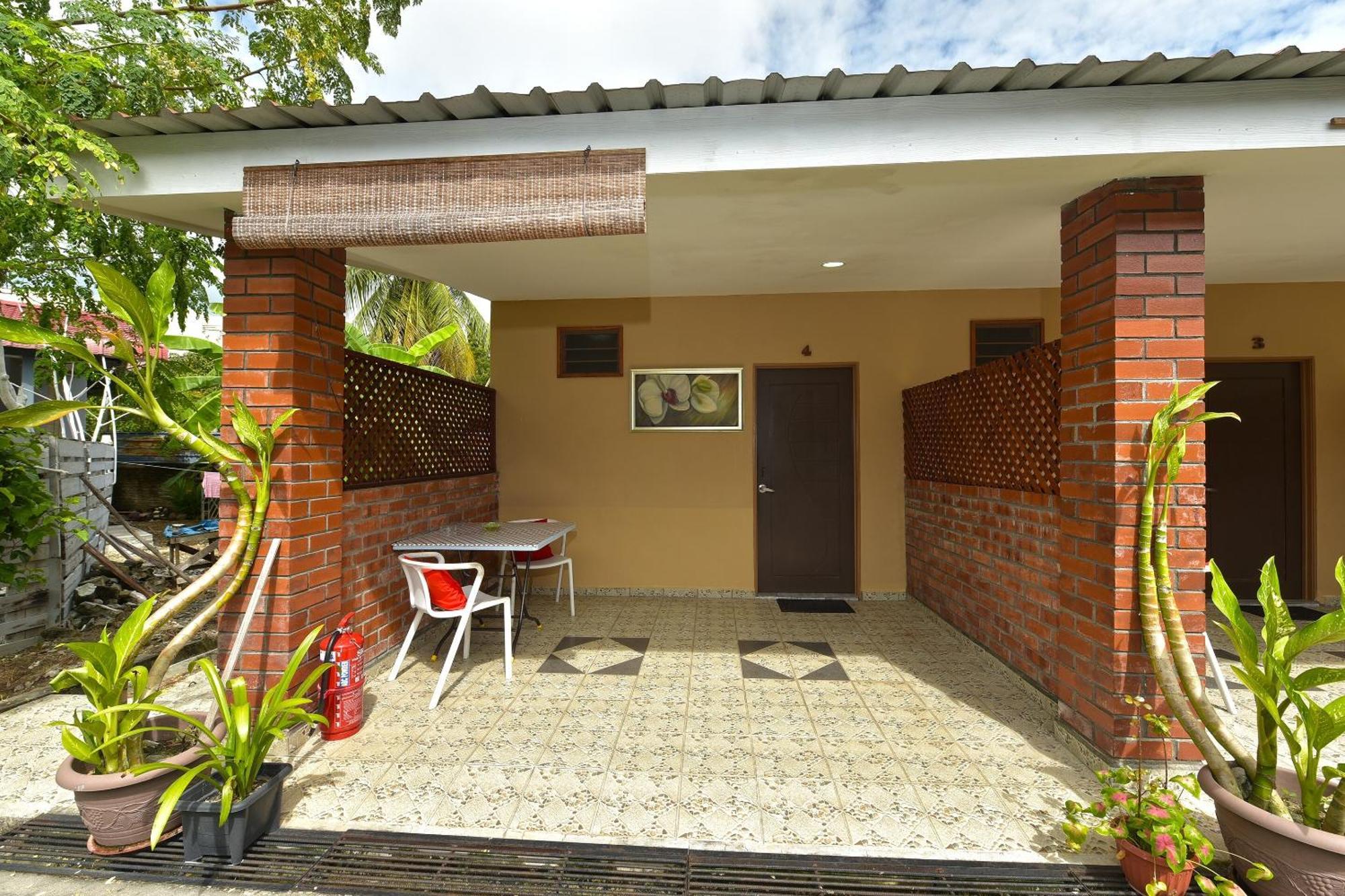 Oyo Home 90348 Inspire Rooms Pantai Cenang  Exterior photo